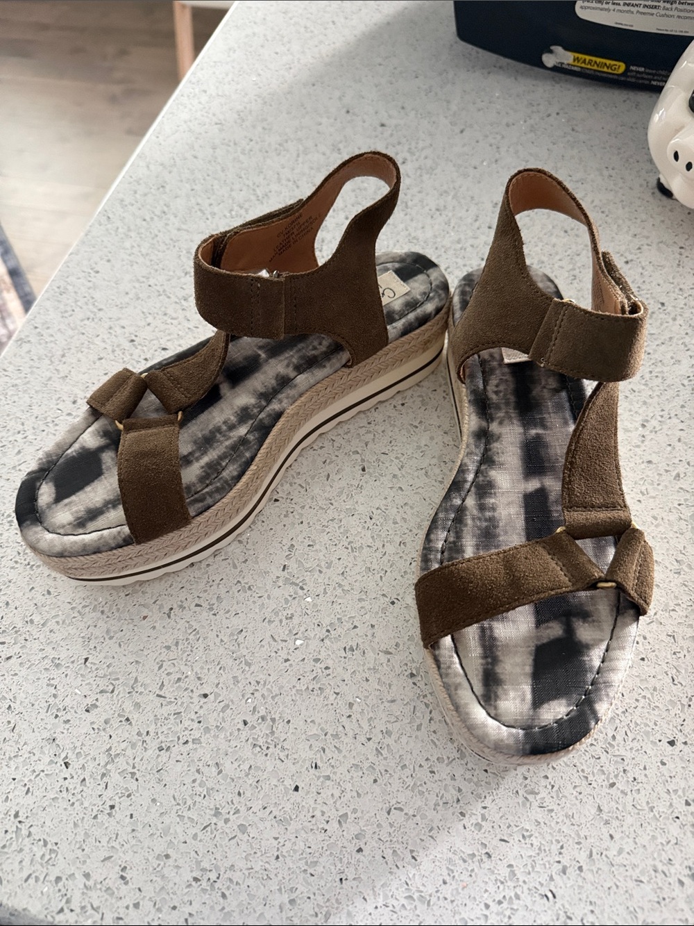 Crown Vintage Brown Suede Platform Sandals with Tie-Dye Footbed